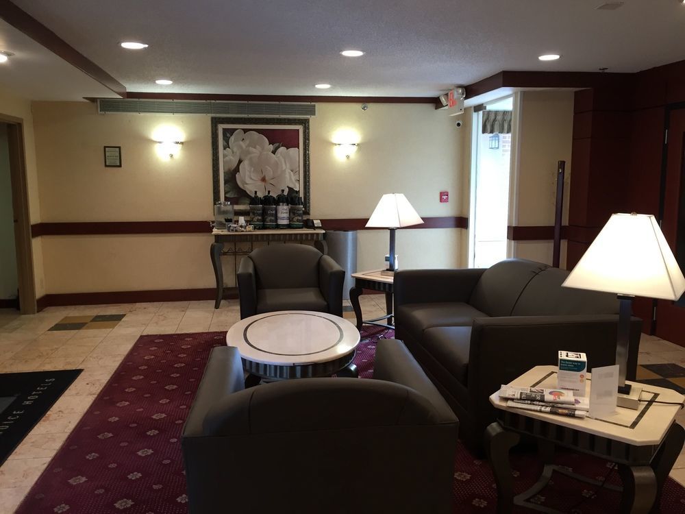 Quality Inn Milwaukee- Brookfield Exterior foto