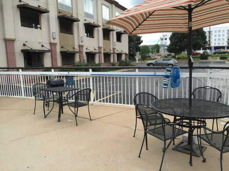 Quality Inn Milwaukee- Brookfield Exterior foto