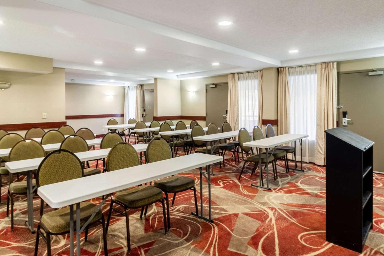 Quality Inn Milwaukee- Brookfield Exterior foto